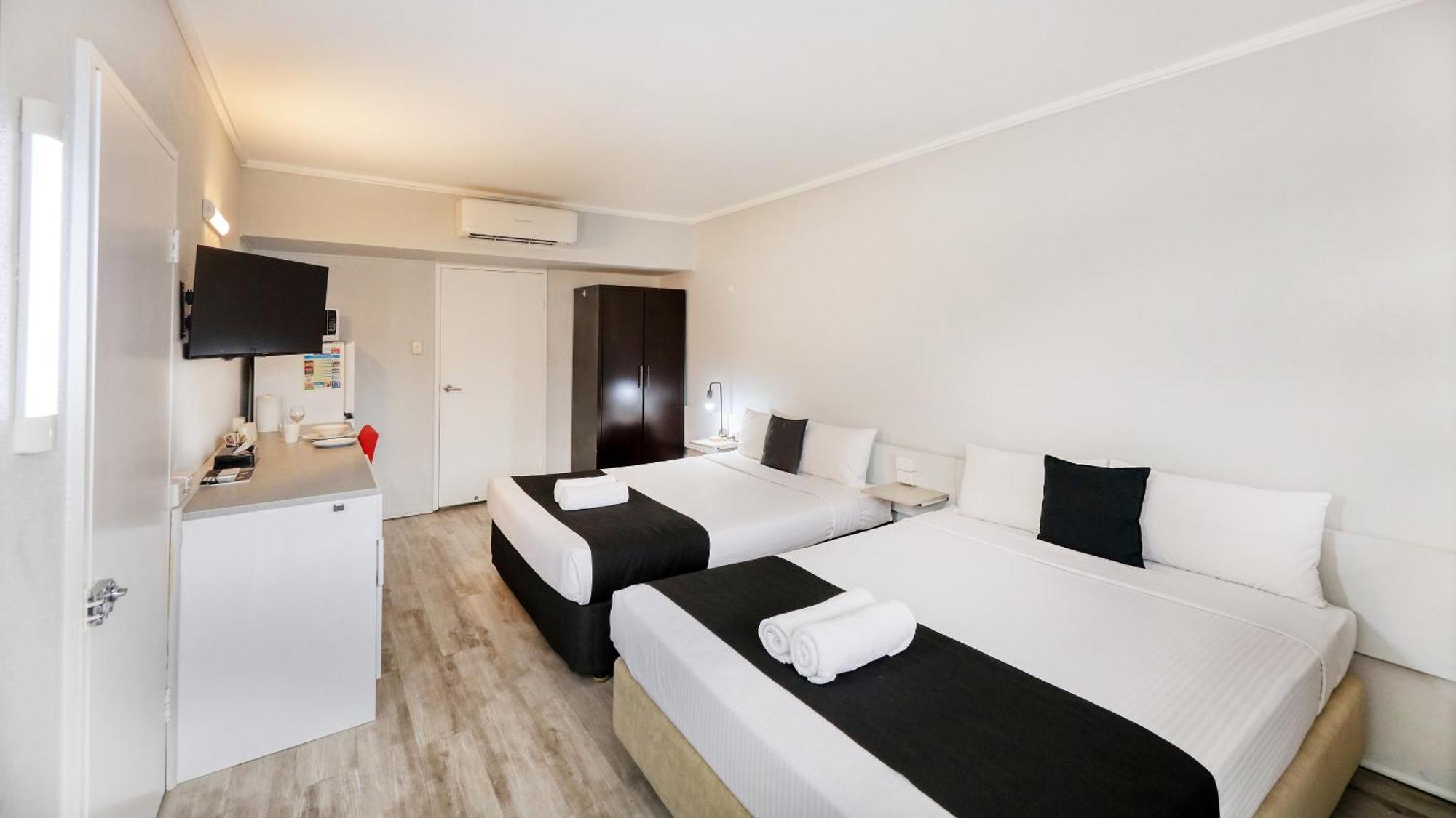 Tropical Gateway Motor Inn Рокхемптън Екстериор снимка
