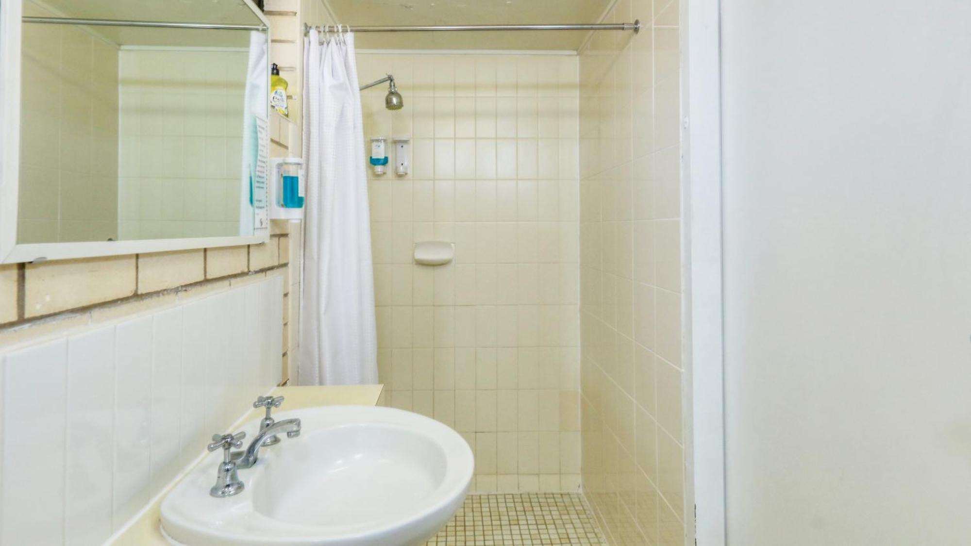 Tropical Gateway Motor Inn Рокхемптън Екстериор снимка