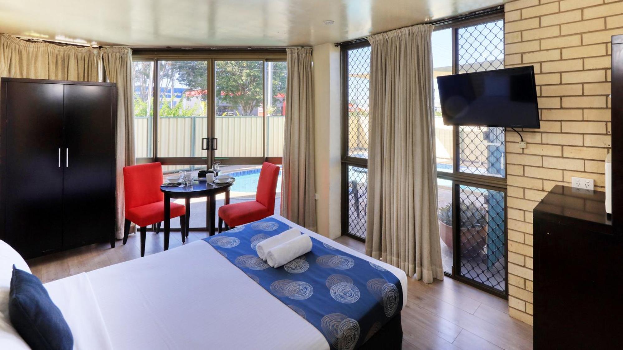Tropical Gateway Motor Inn Рокхемптън Екстериор снимка