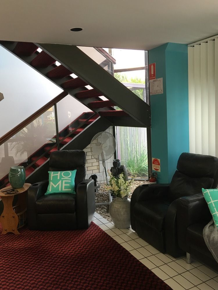 Tropical Gateway Motor Inn Рокхемптън Екстериор снимка