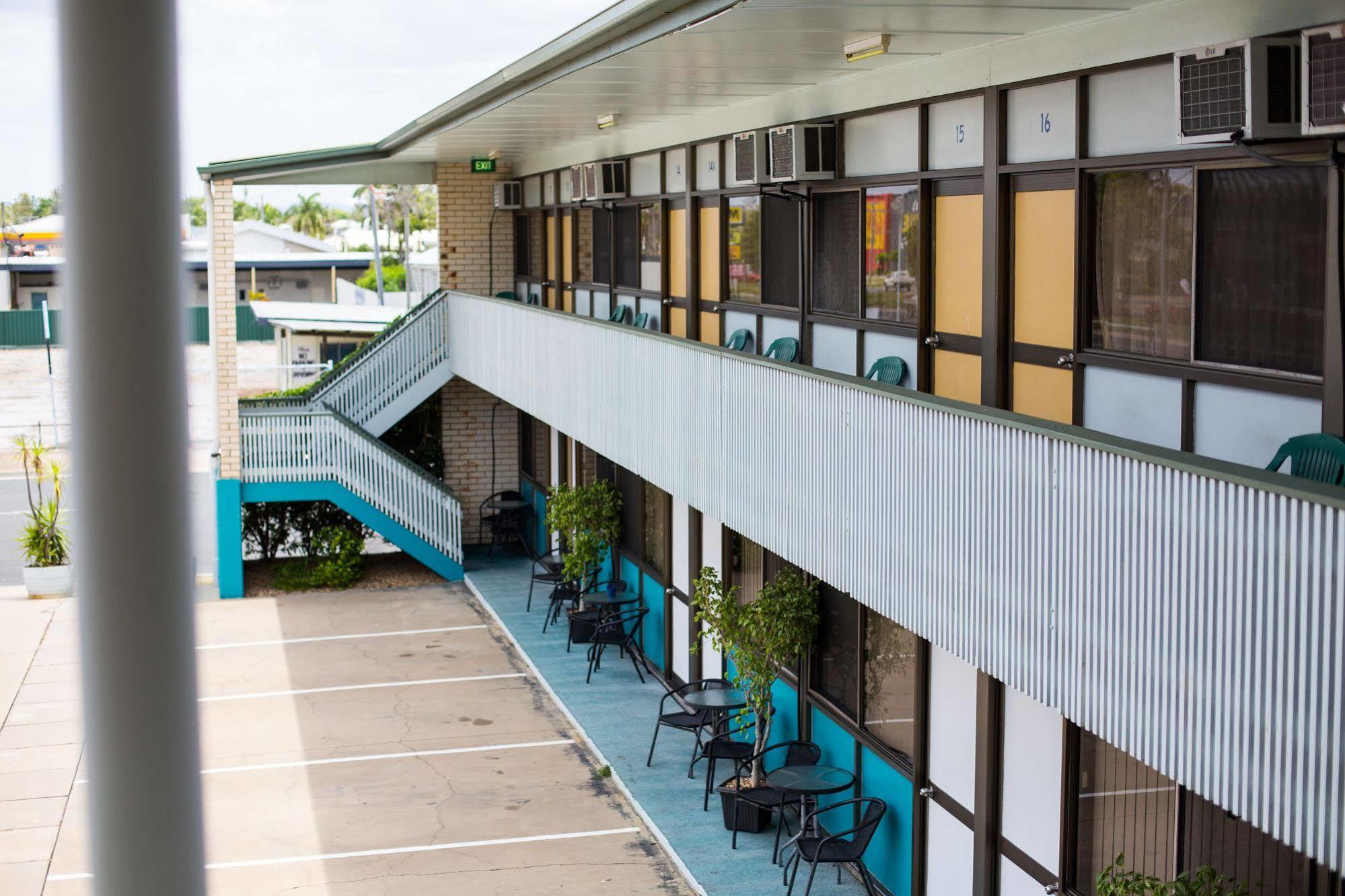 Tropical Gateway Motor Inn Рокхемптън Екстериор снимка